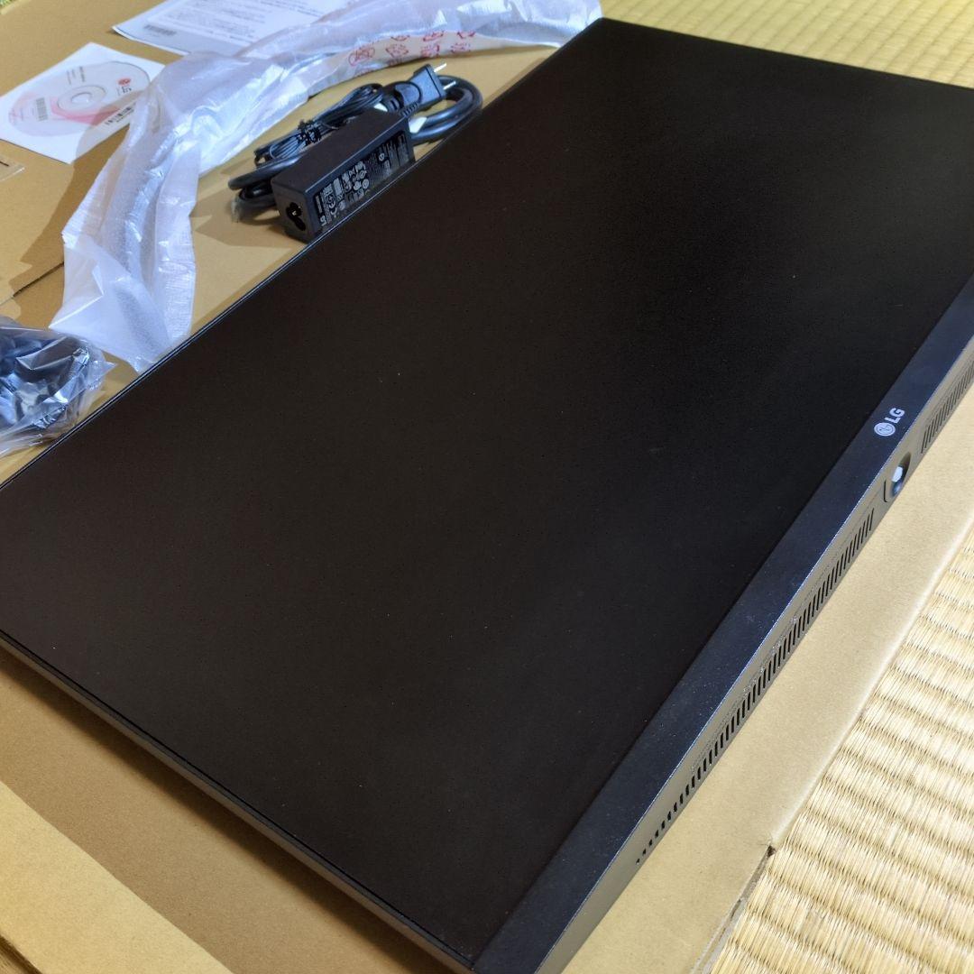 LG製 WQHD 23.8インチ液晶モニター