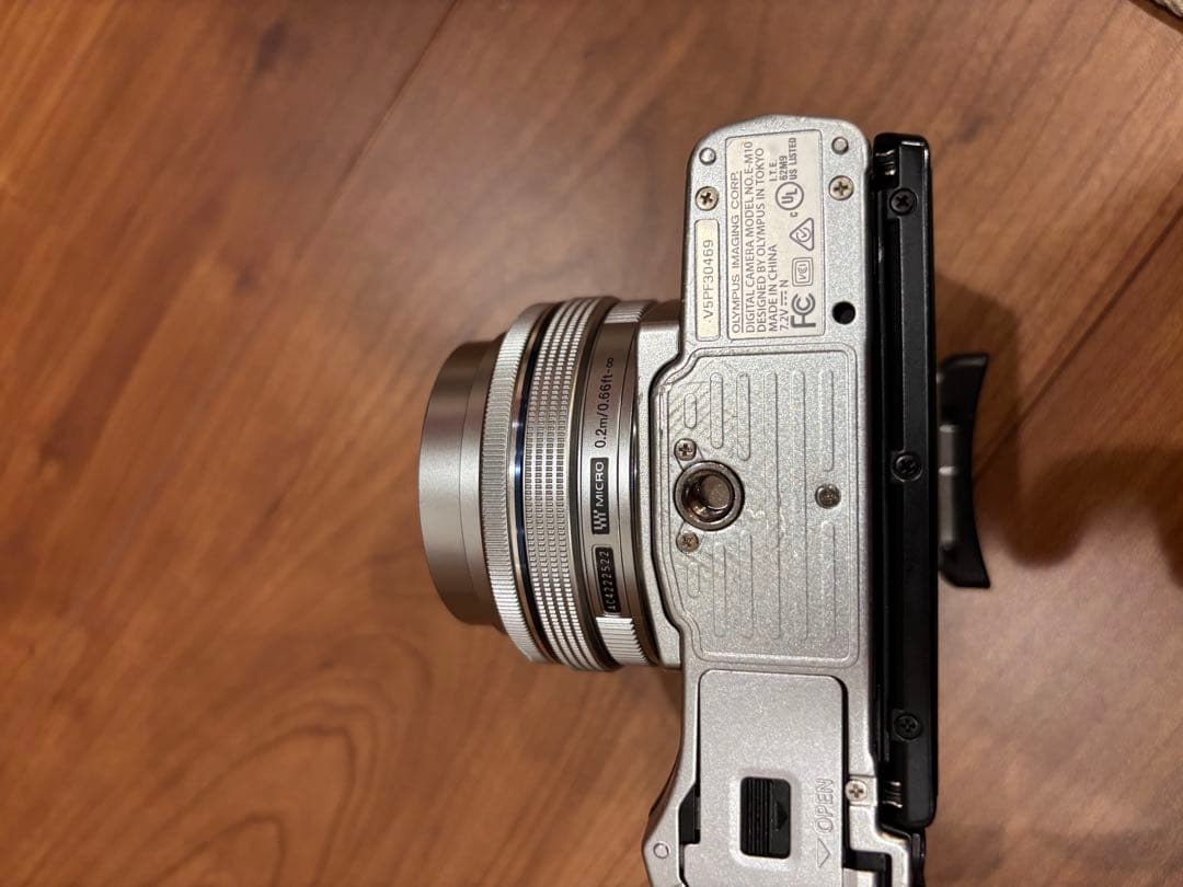 OLYMPUS OM-D E-M10 ミラーレス一眼カメラ　ジャンク品