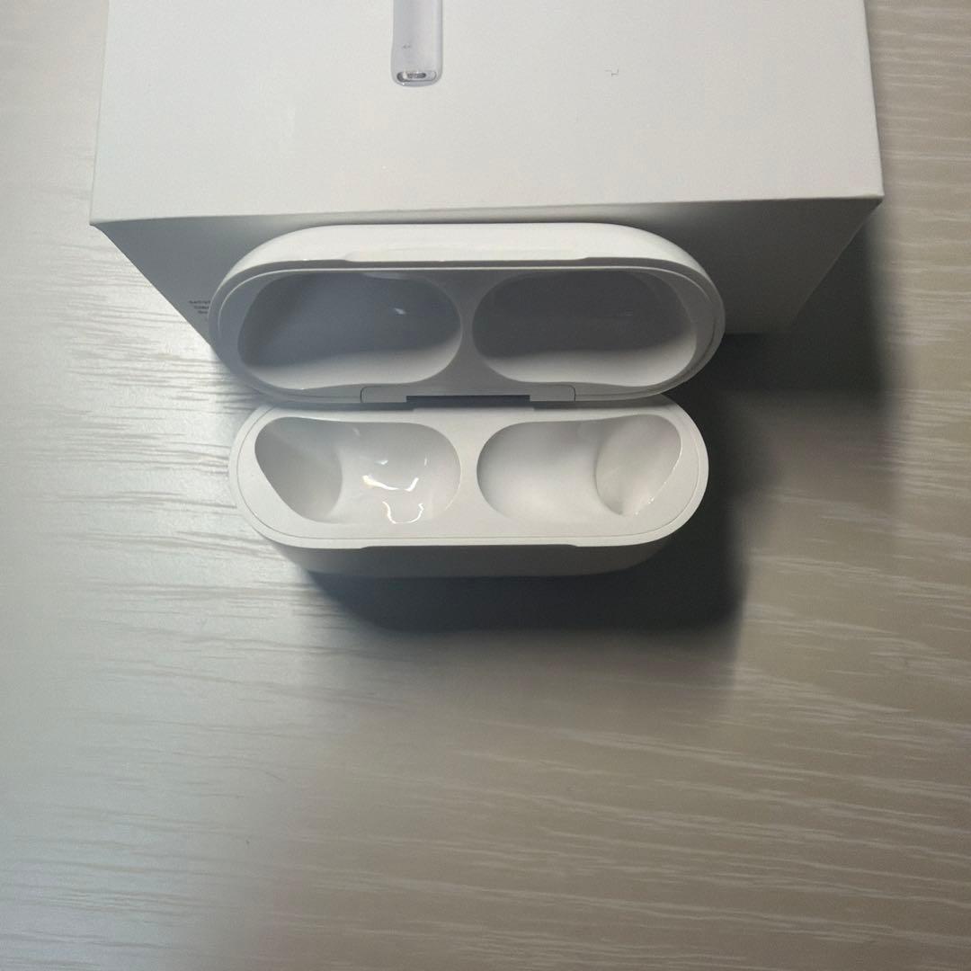 美品 AirPods pro3 ケースのみ