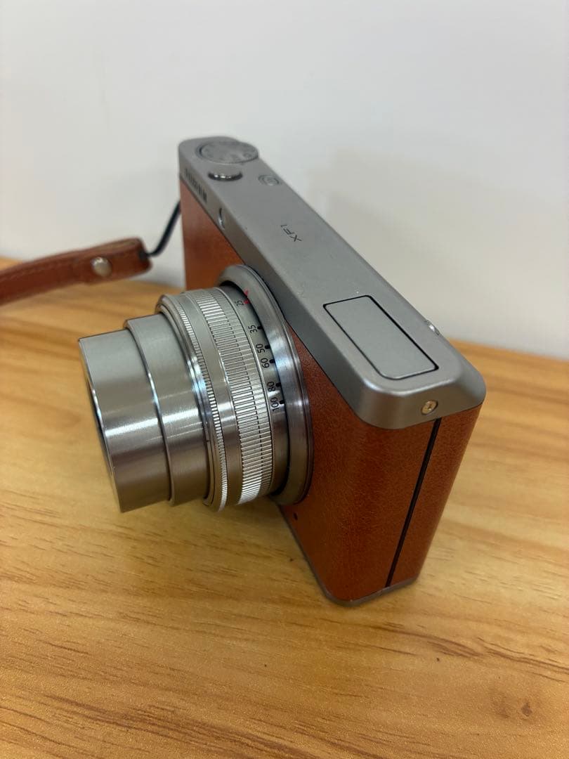 FUJIFILM X-F1 デジタルカメラ ブラウン バッテリー・充電器付き