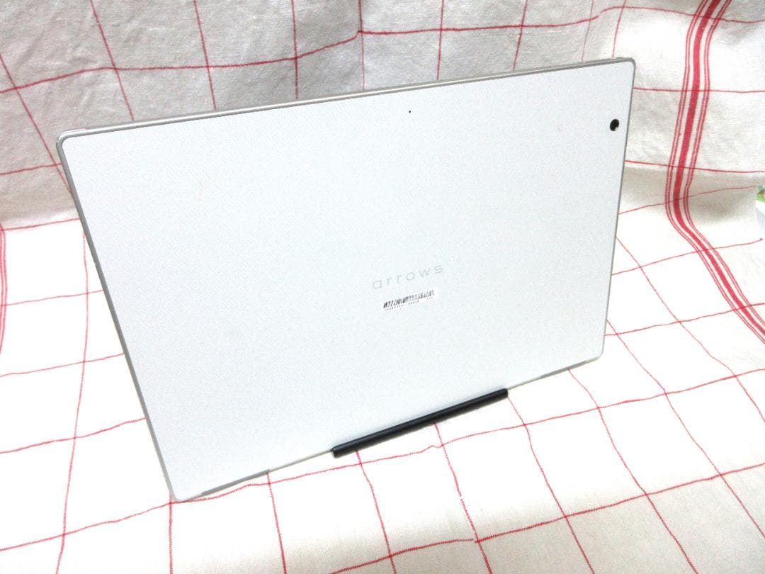 ARROWS Tab　F-02K　ホワイト　Android　10.1インチ