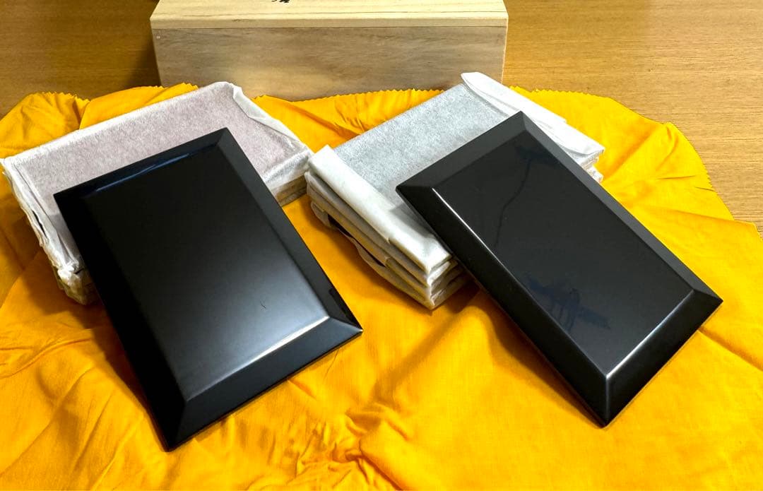 633輪島塗　浜崎貞鳳　笹沈金　茶盆　赤・黒各五枚　拾客組　未使用品　共箱　共布