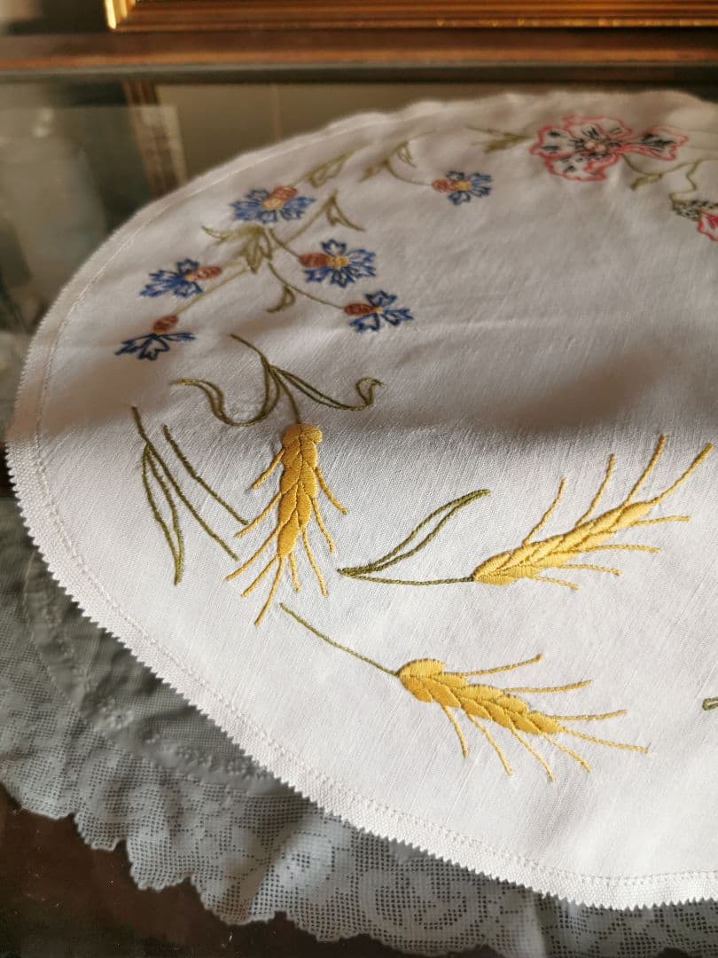 アンティークフランス 色糸野花刺繍ラウンドドイリー 矢車草 麦 ポピー デイジー