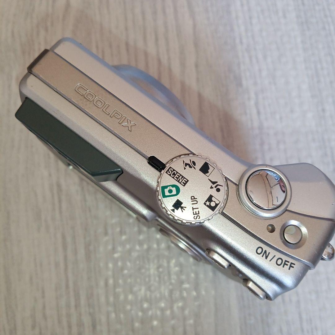 NIKON　COOLPIX　5200オールドコンデジ