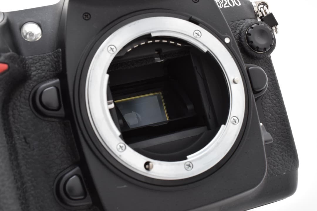 ★ショット数: 2675回・美品★ Nikon D200 ボディ #1279