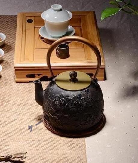 鋳鉄製 花模様 鉄瓶 茶道具★ 未塗装鉄器 容量：1.2L