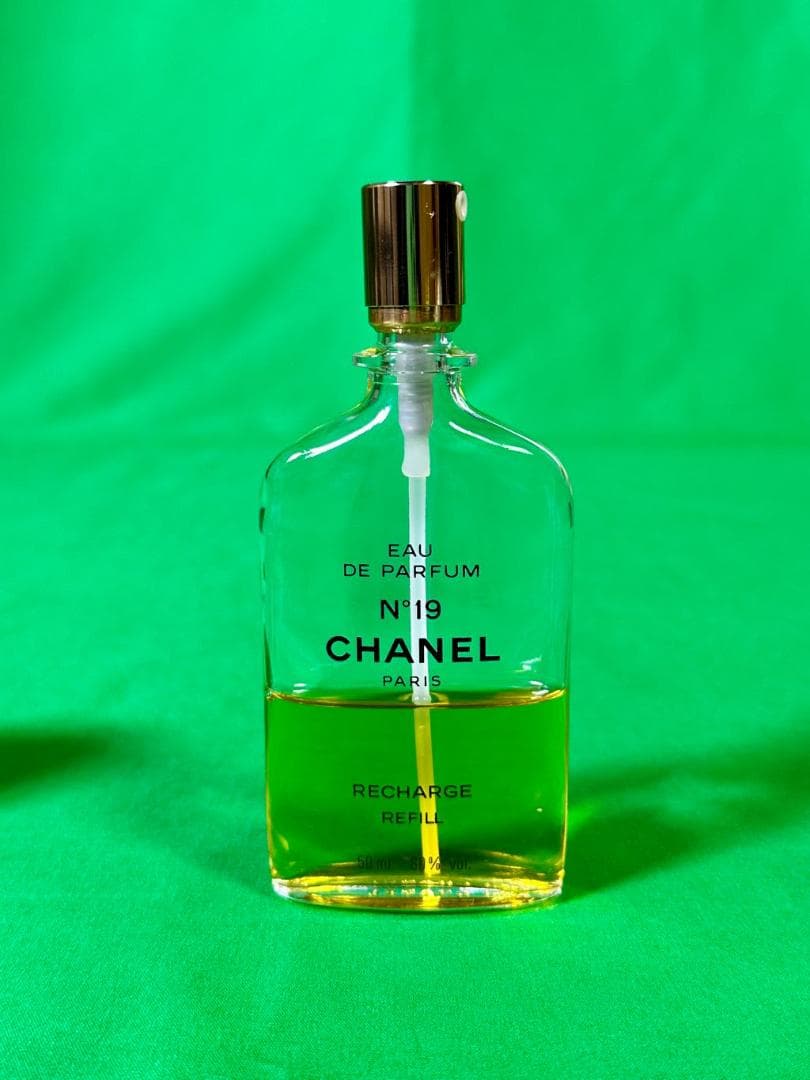 CHANEL N°19 Eau de Parfum & Eau de Toile