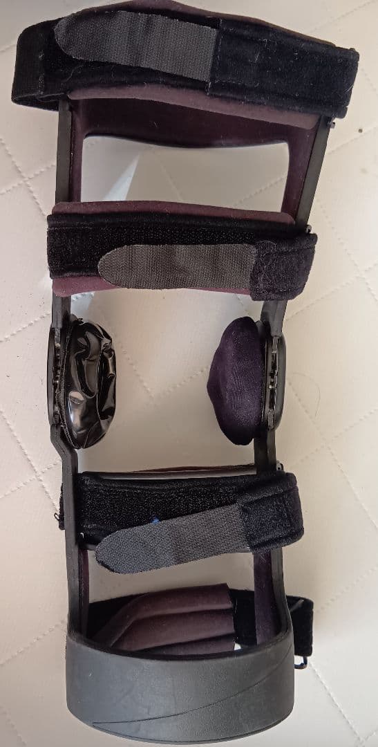 DONJOY 膝サポーター 右足用 ドンジョイ 医療・競技用 ウェイクボード