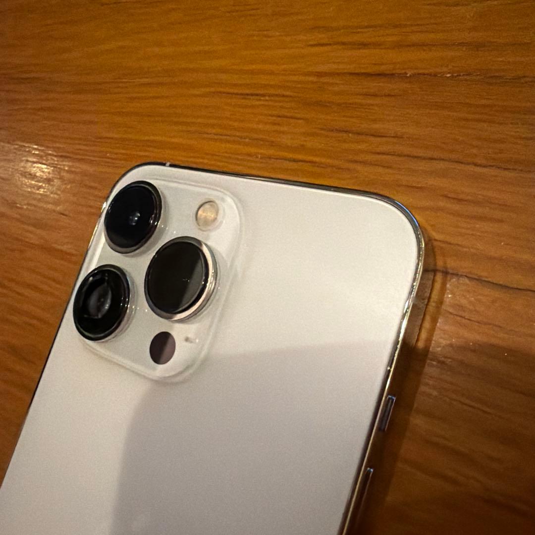 iPhone 13 Pro シルバー
