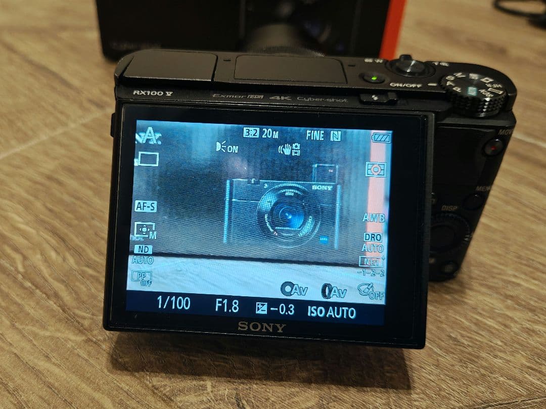【アクセサリー多数】SONY Cyber-shot RX100M5A