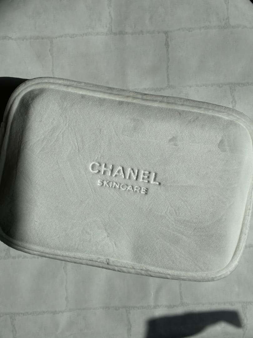 【限定品】CHANEL LE BLANC HLCキット