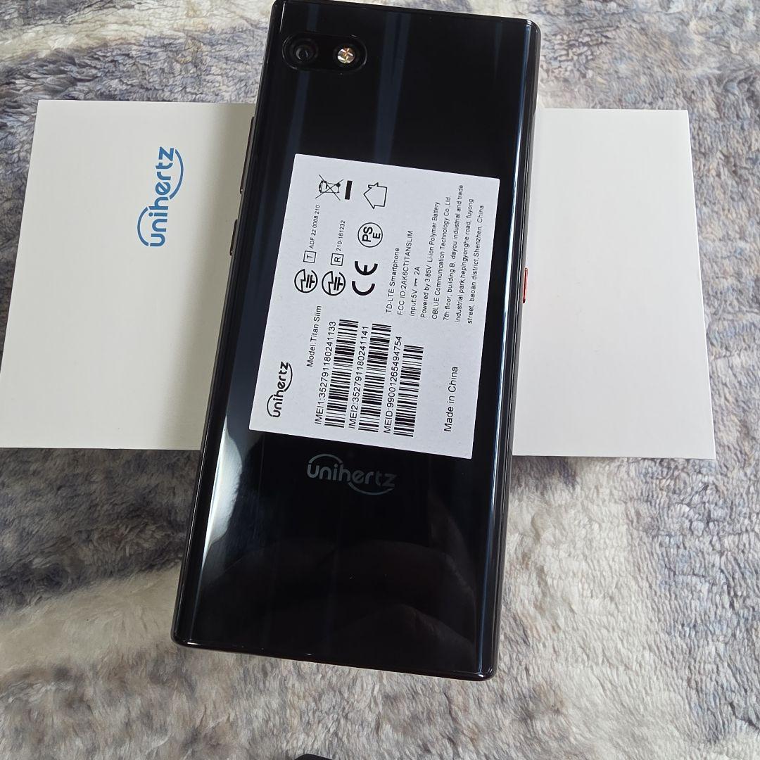 スマートフォン本体 uniheartz Titan Slim