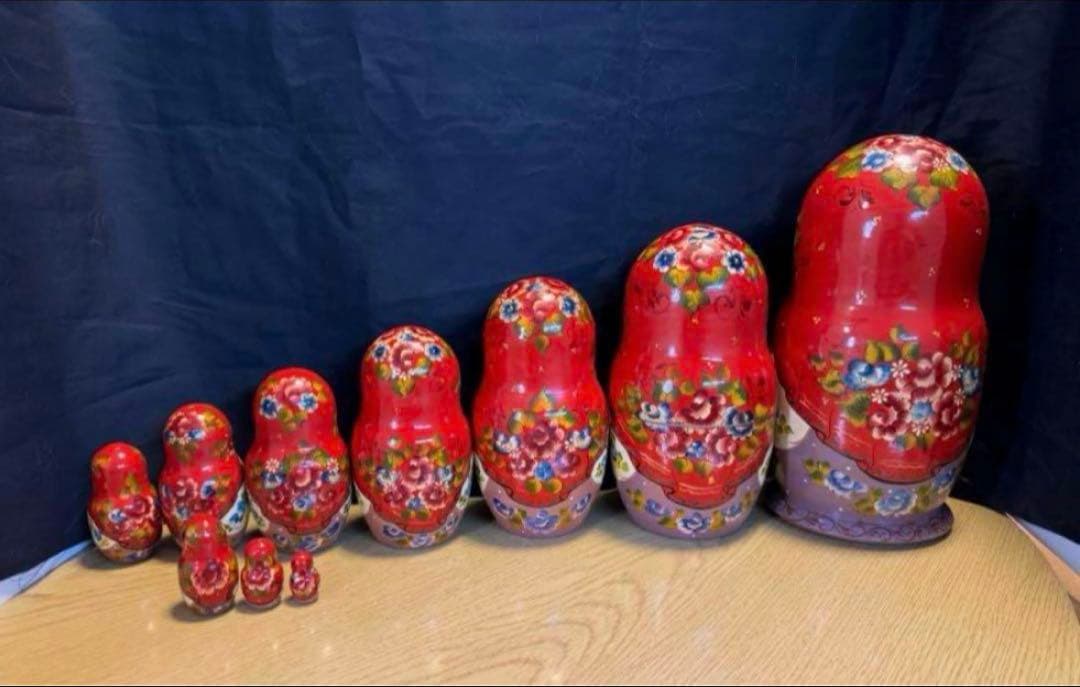 ロシア　ヴィンテージ アーティスト作品、大きなマトリョーシカ　10組。現状