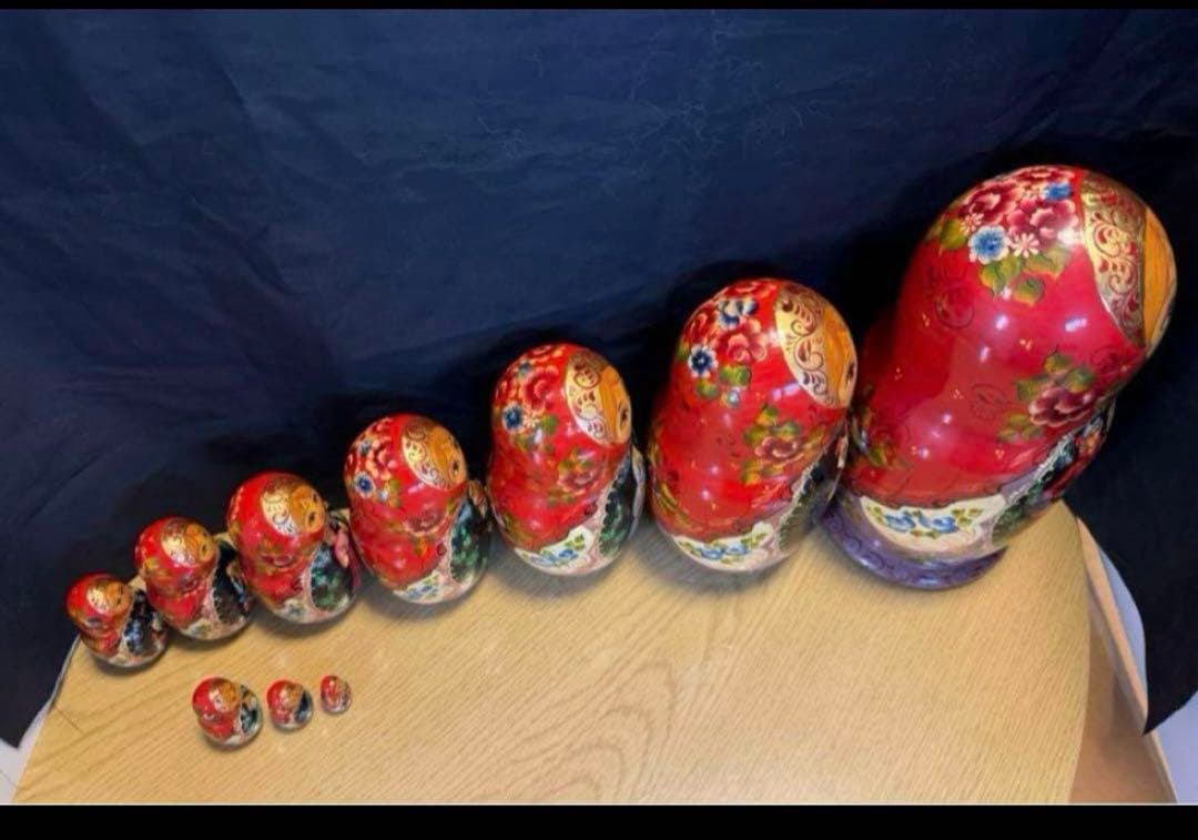 ロシア　ヴィンテージ アーティスト作品、大きなマトリョーシカ　10組。現状