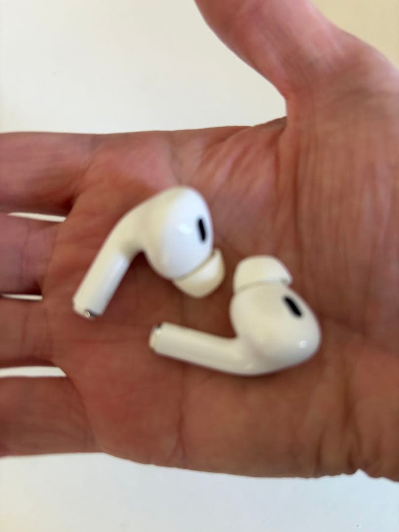 Apple AirPods Pro 2 ライトニング