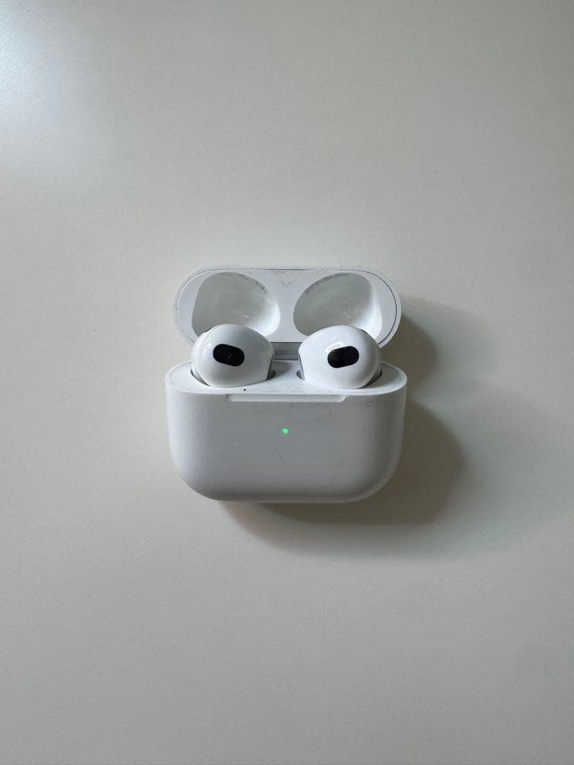 ふ*お様 AirPods 3