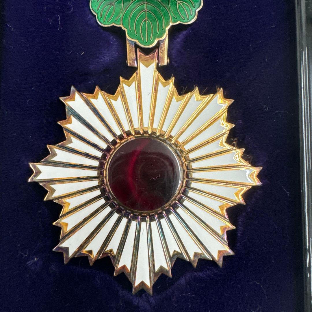 【美品】勲五等双光旭日章 明治勲章 勲章 徽章