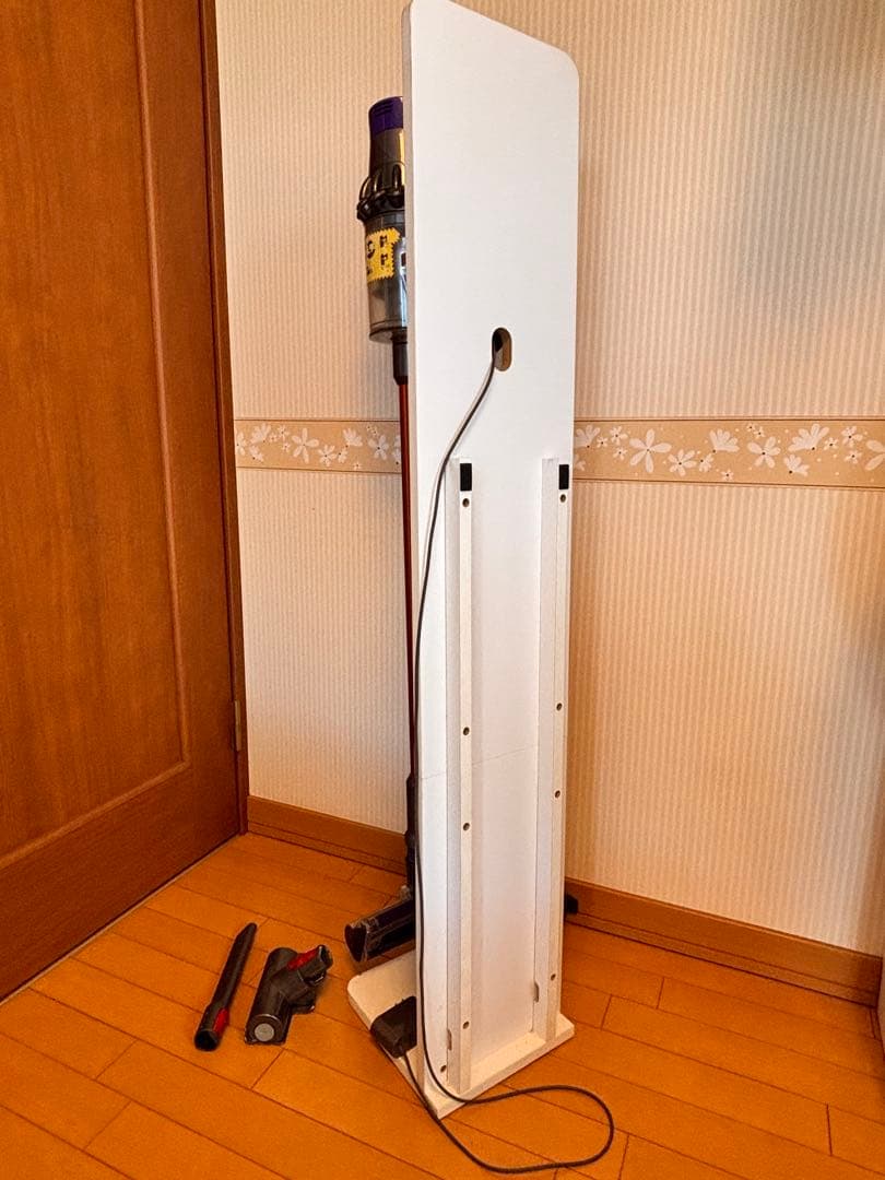 【ジャンク品】Dyson V10 Fluffyと壁掛け収納スタンドのセット