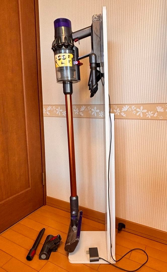 【ジャンク品】Dyson V10 Fluffyと壁掛け収納スタンドのセット