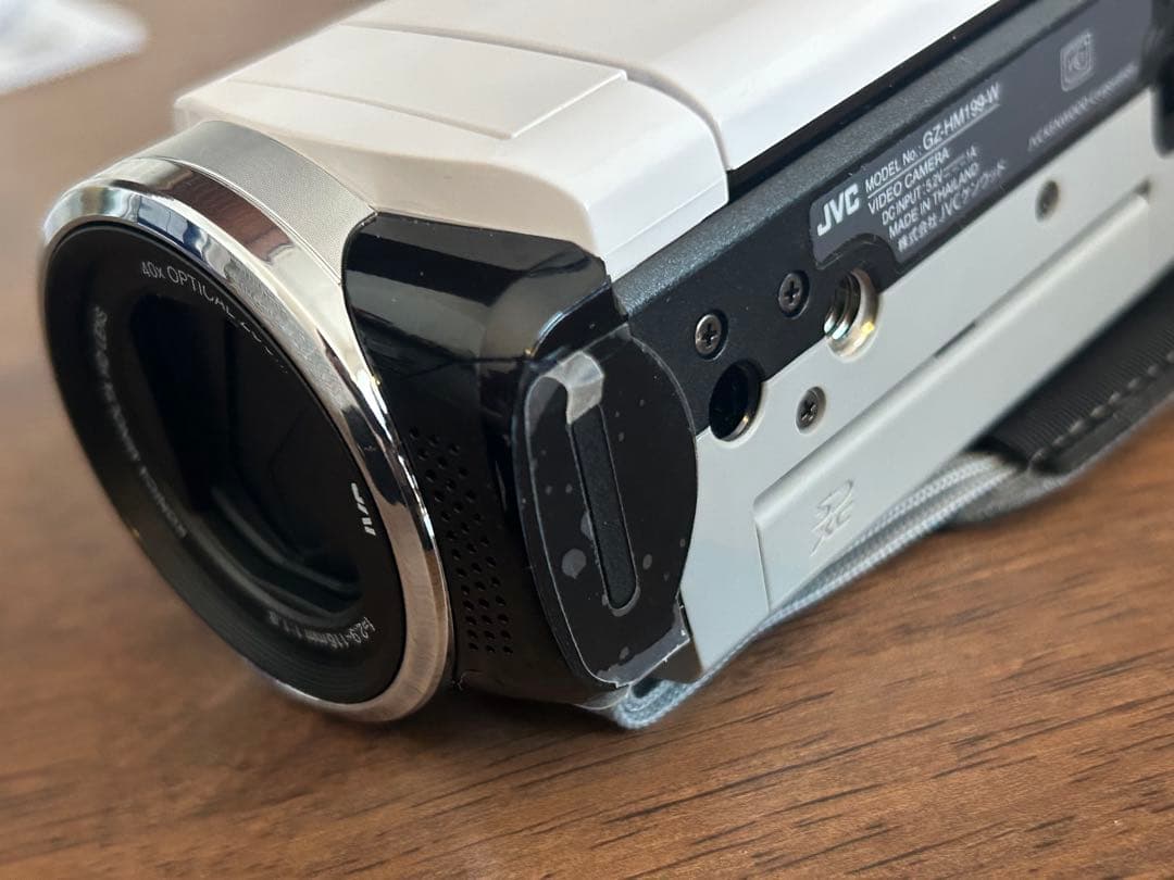 【美品】JVC Everio GZ-HM199-W ホワイト★SDカード2枚