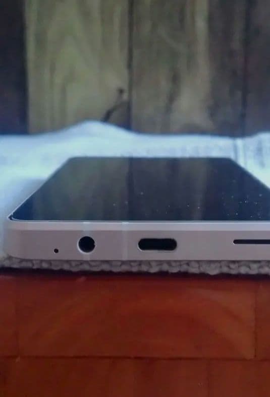 Aquos sense8 sh-54d docomo ライトカッパー 充電不能