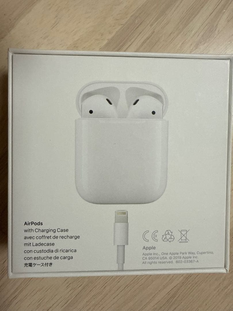 Apple AirPods　両耳イヤホン+充電ケース（第2世代）MV7N2J/A