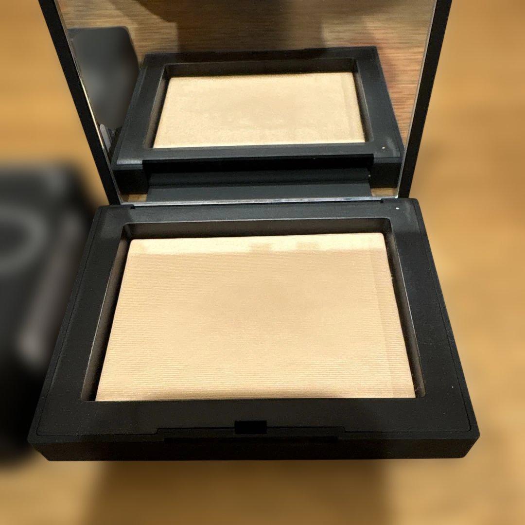 NARS ライトリフレクティングセッティングパウダー　プレストN FOG