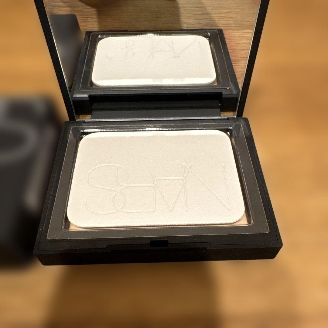 NARS ライトリフレクティングセッティングパウダー　プレストN FOG