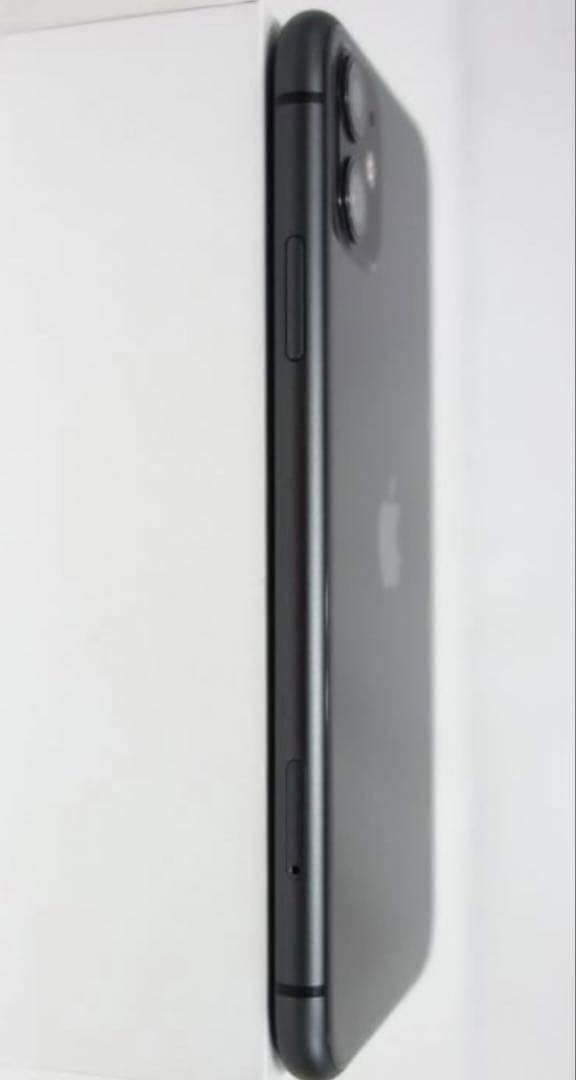 iPhone Apple11 SIMフリー 64GB BT100 %