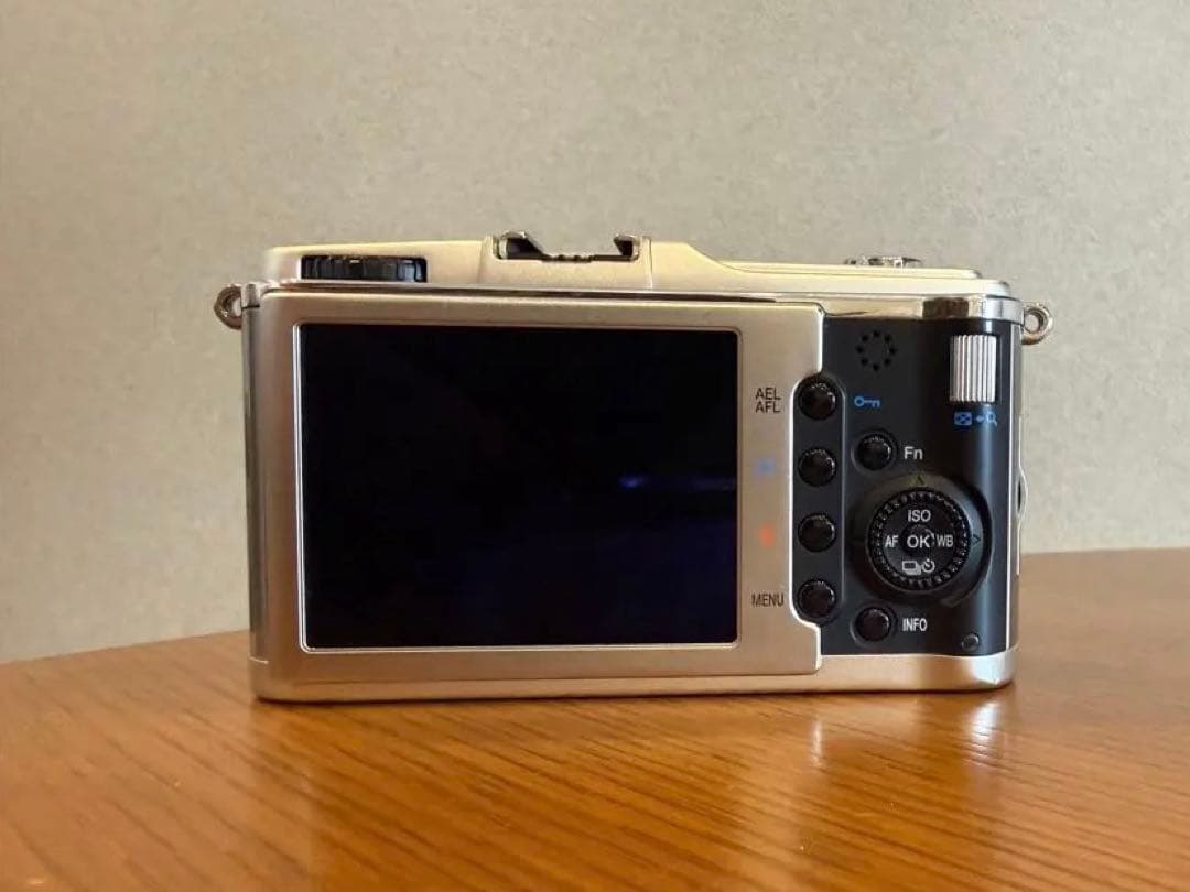 【美品・IS正常】 OLYMPUS E-P1 ミラーレス一眼カメラ