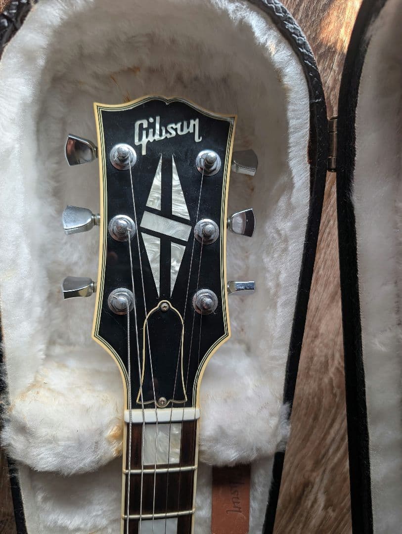 ギター Gibson Les Paul Classic Custom