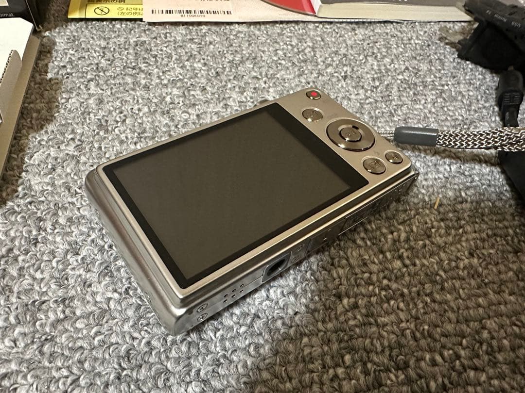 【美品】CASIO EXILIM EX-Z680 シルバー　SDカードセット
