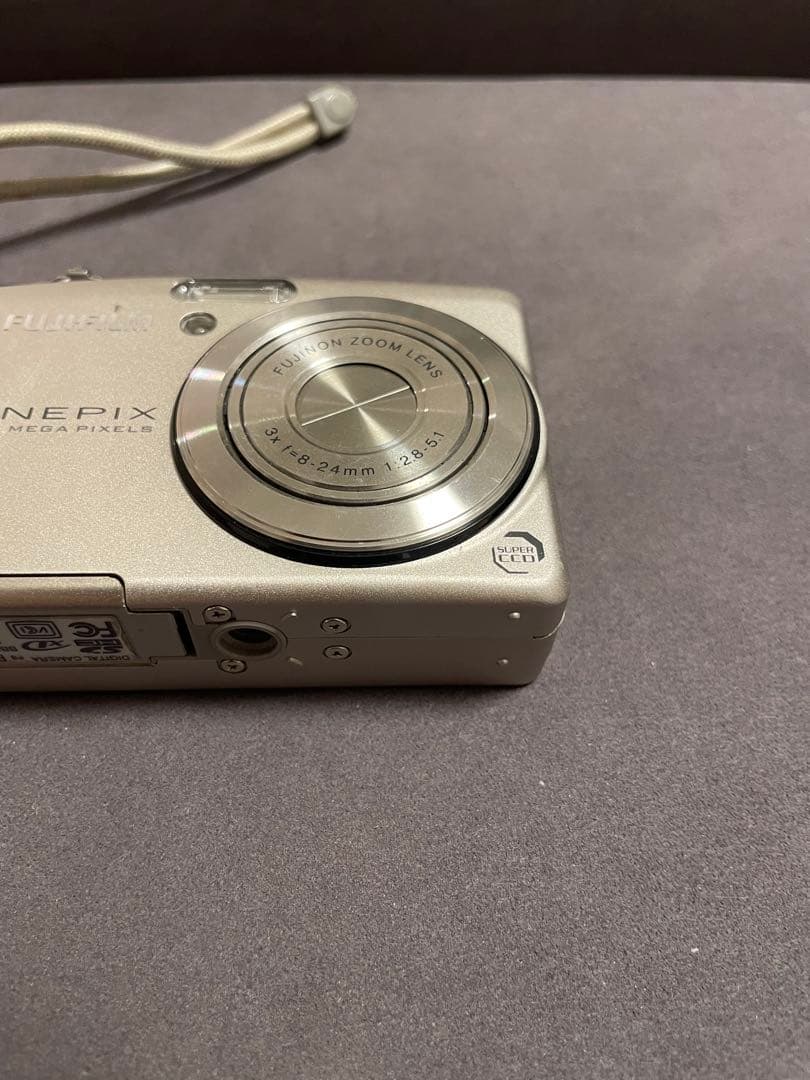 Fujifilm FinePix 12.0【本体のみのため格安出品　美品】