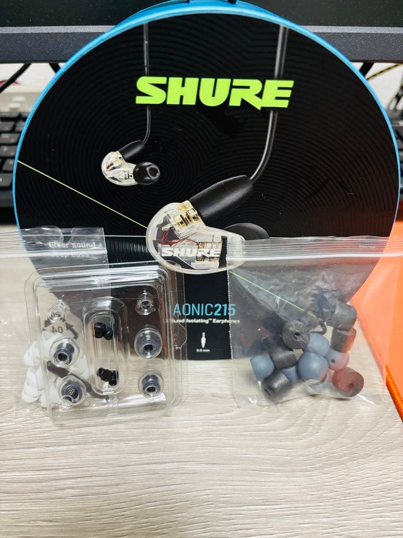 【1月末購入】Shure AONIC 215 有線イヤホン+別途購入イヤーピース