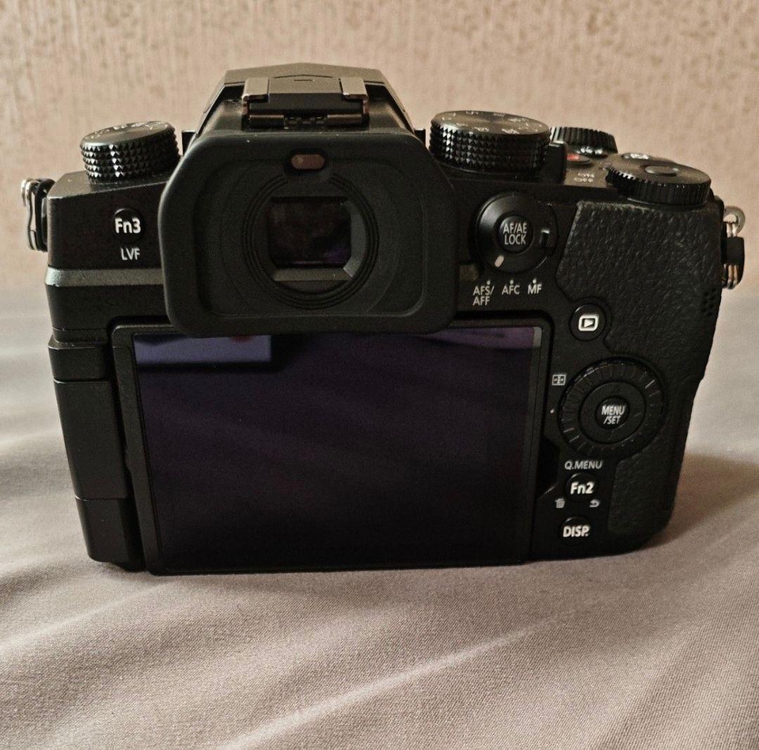 Panasonic LUMIX DC-G99DHズームレンズキット 予備電池付