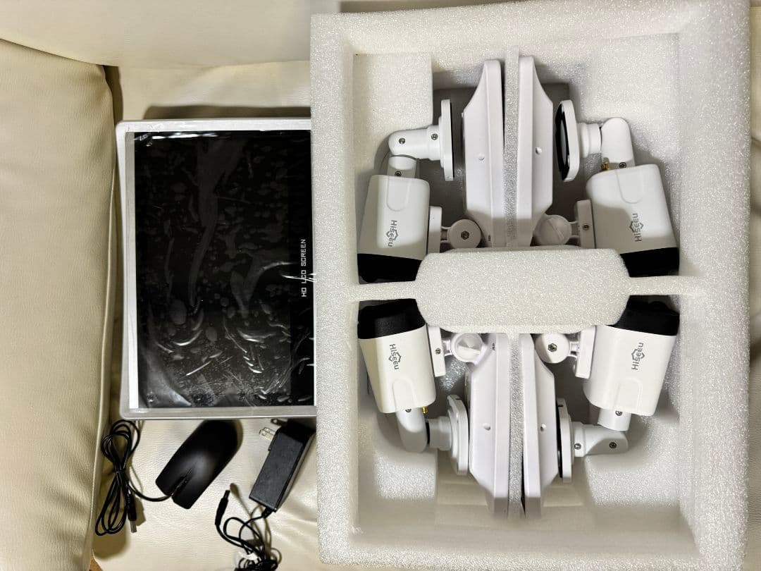 【電源不要】防犯カメラ、3TB 特大モニター、ソーラーカメラ4台セット、超お買得