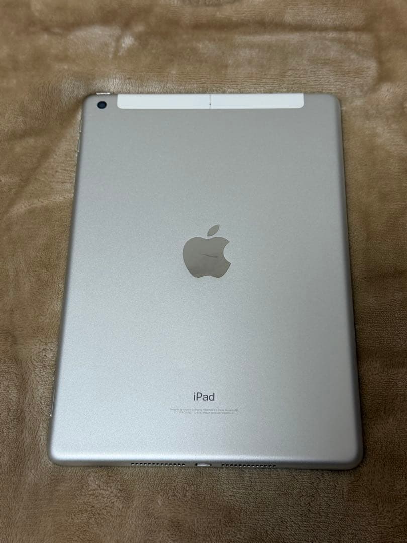 【再出品】Apple iPad 第5世代シルバー 32GB wifiモデル