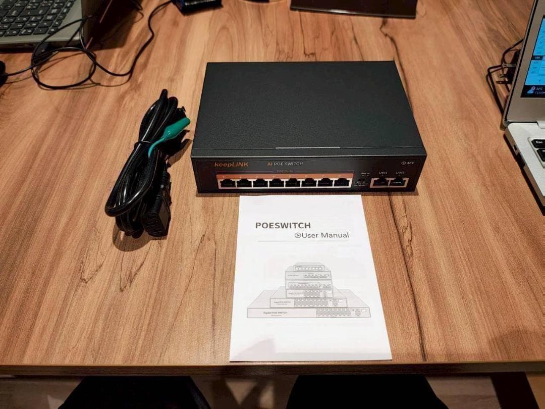 keepLiNK 10ポート PoE スイッチングハブ 10/100Mbps (