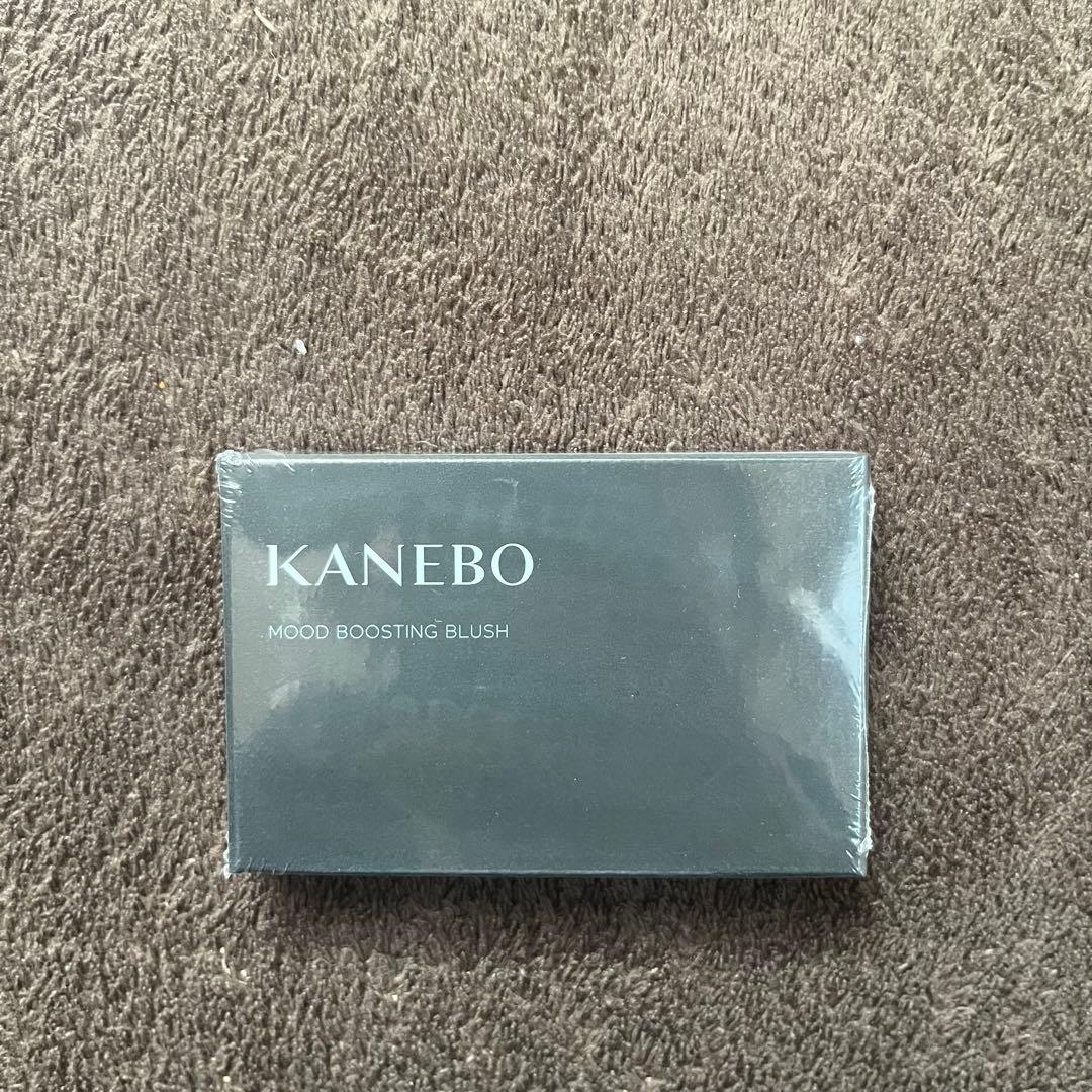 新品未開封KANEBOムードブースティングブラッシュルージュスターヴァイブラント