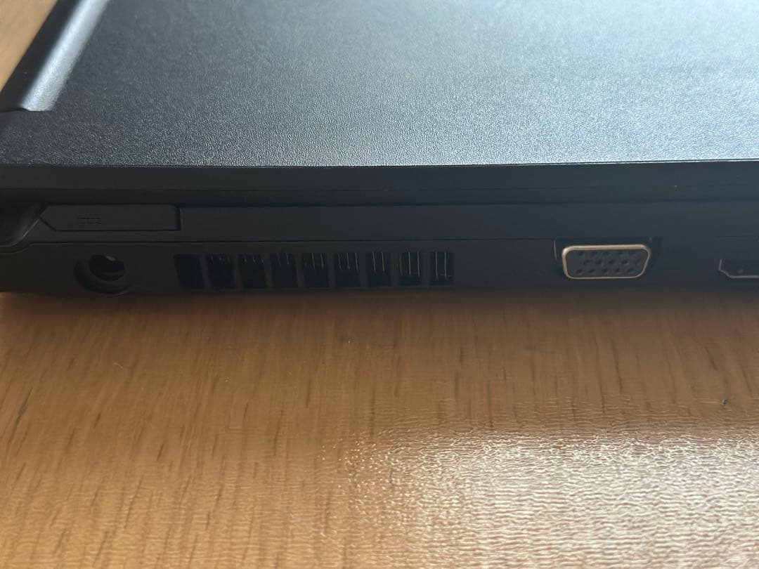 富士通 LIFEBOOK SSD238GB/メモリ8GB キーボード不良