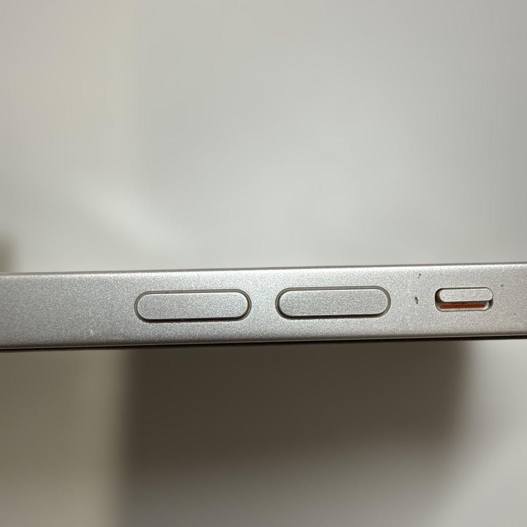 Apple iPhone 14 128GB シルバーホワイト本体　☺︎