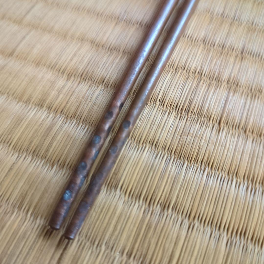 鳥の彫刻付き木製火箸　鴨