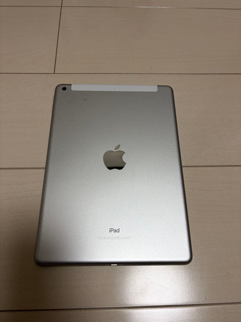 Apple iPad (第6世代) 32GB シルバー