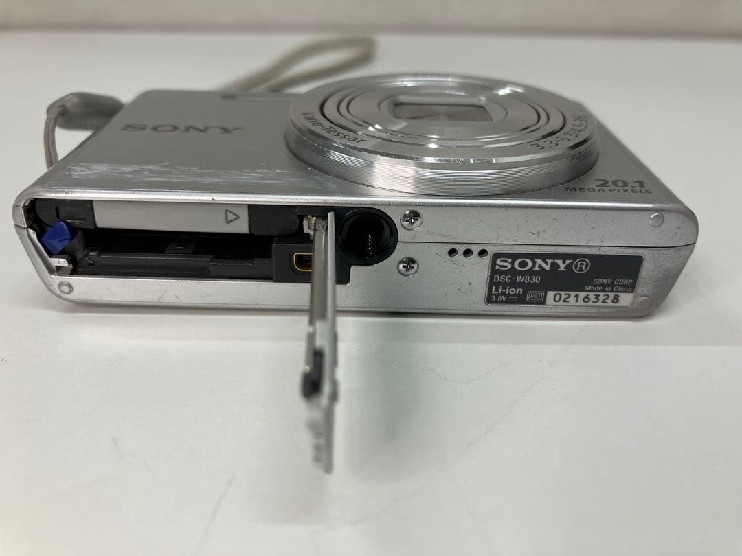 SONYサイバーショット DSC-W830 デジタルカメラ　シルバー【4582】