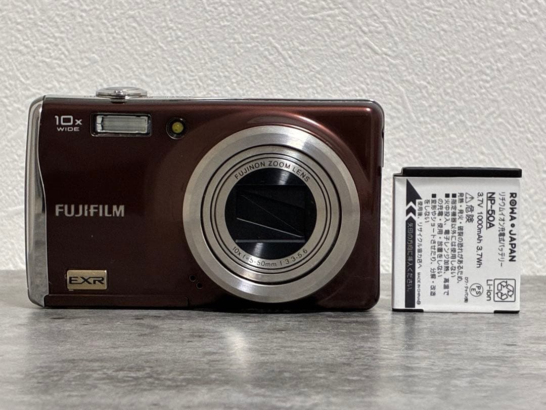 ⭐️外観美品⭐️フジフィルム FUJIFILM FINEPIX F70 EXR
