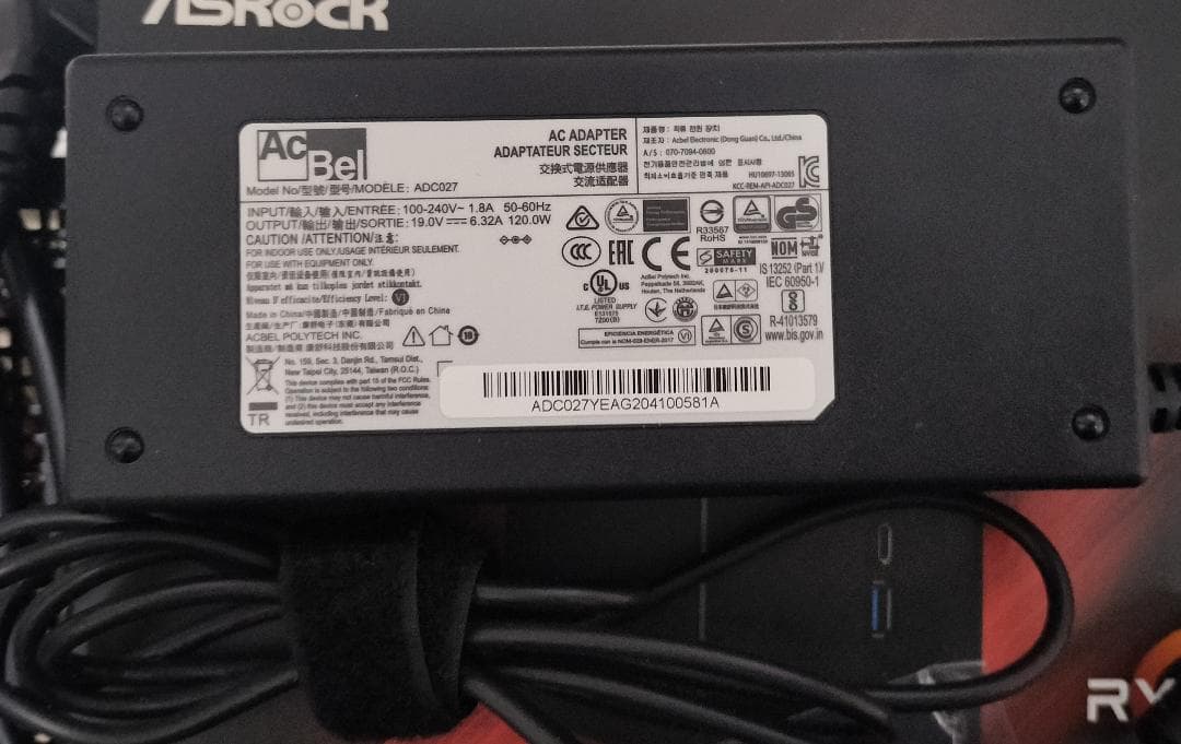 ASRock Deskmini X300 ミニPC
