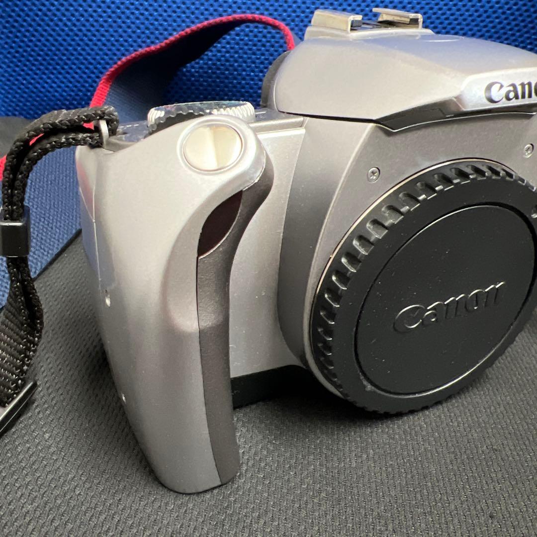ブ*ー様 Canon EOS Kiss 5 シルバー 一眼レフカメラ