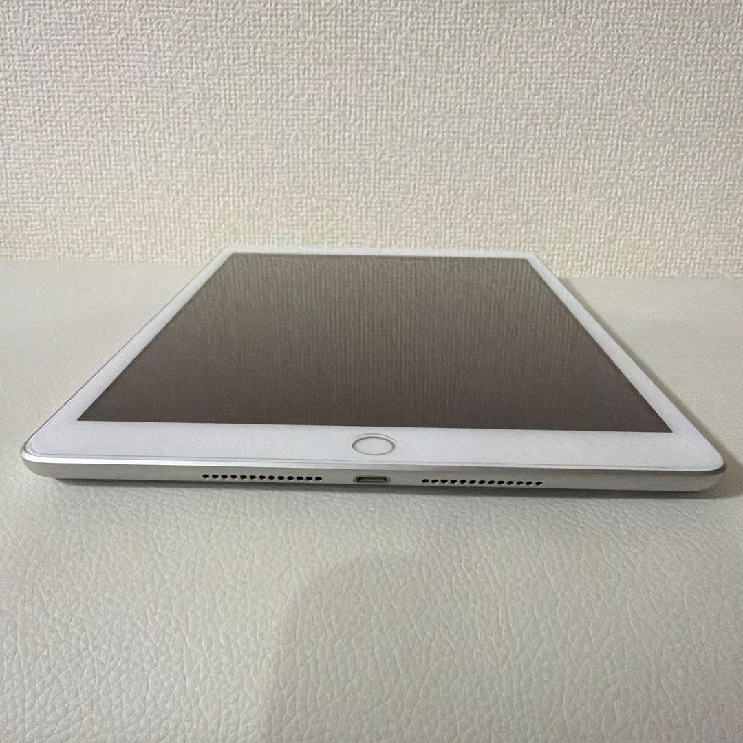 iPad 32GB シルバー Wi-Fi+CellularモデルSIMフリー