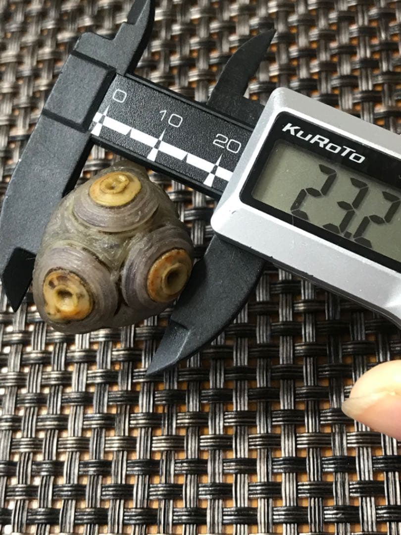 ゴビ石−292  眼石　薄紫　防毒マスク