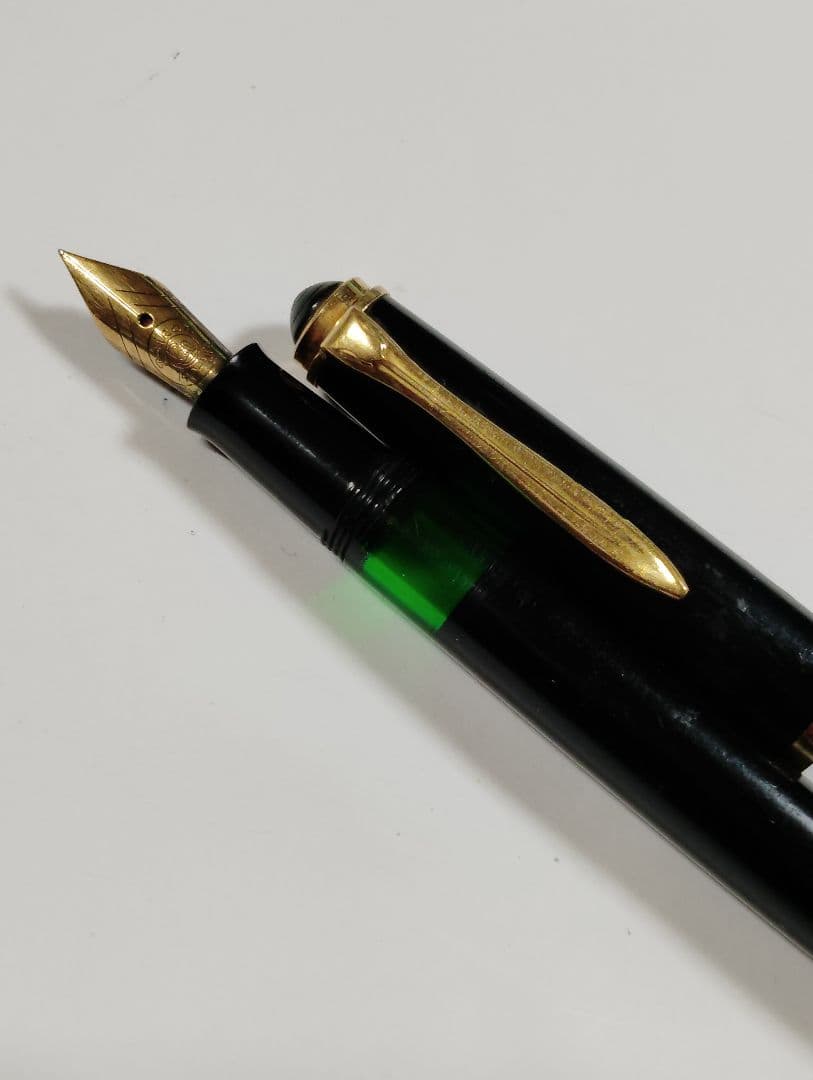【Pelikan】万年筆　14K金 ペン先　ドイツ製　純正ケース付きビンテージ